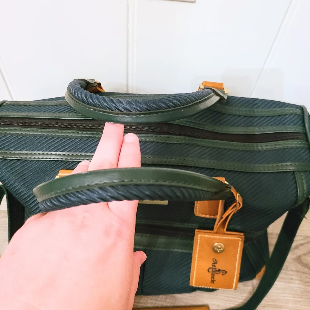 Like-new Atlantic Luggage Carry On Size Shoulder Bag in Blue-Green w/ Tan Strap - Picture 11 of 11